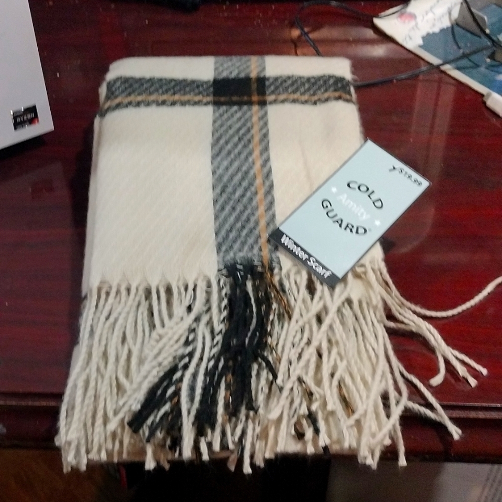 Amity Hosiery Co Winter Scarf